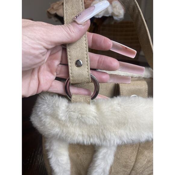 Bath and body works quilted fuax fur hand bag​​ - Picture 6 of 7